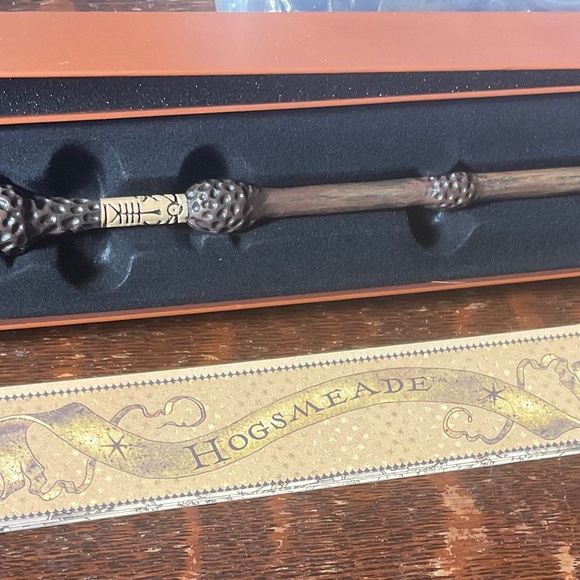 Harry Potter  PROFFESOR DUMBLDORES WAND NWT  UNUSED - Picture 1 of 5